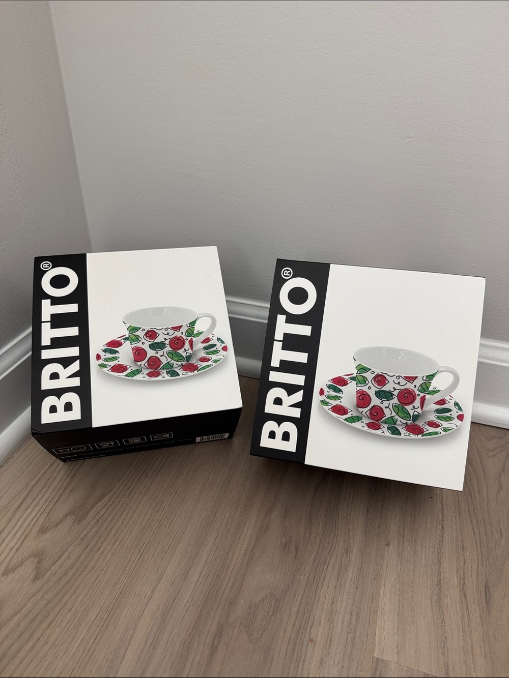 BRITTO Red Rose Porcelain Tea Cup Set